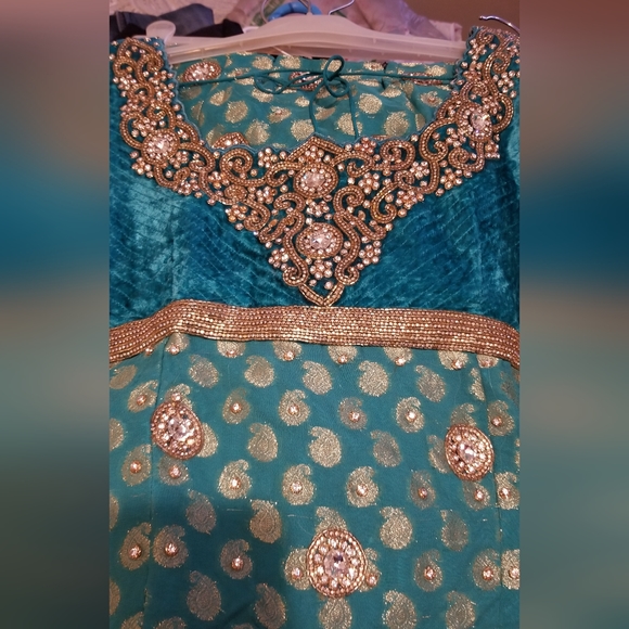 3 PIECE INDIAN OUTFIT - Picture 8 of 15